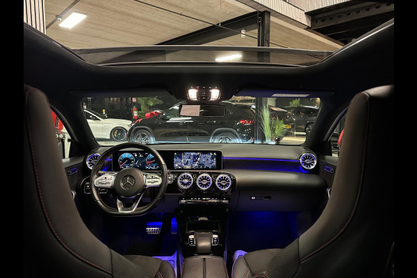 Mercedes-Benz A-Klasse 200 AMG|PANO|SFEER|CAMERA Mercedes-Benz A-Klasse 200 AMG|PANO|SFEER|CAMERA