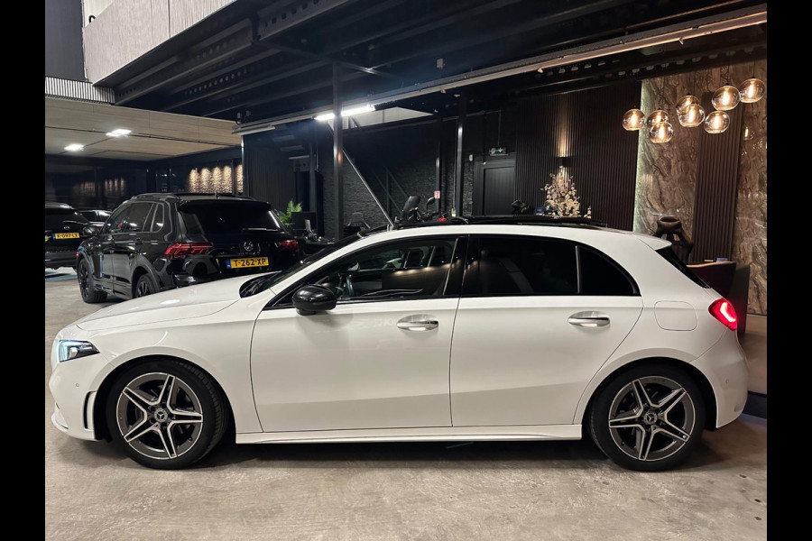 Mercedes-Benz A-Klasse 200 AMG|PANO|SFEER|CAMERA Mercedes-Benz A-Klasse 200 AMG|PANO|SFEER|CAMERA