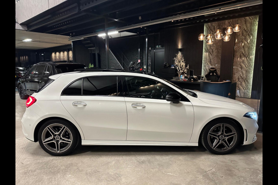 Mercedes-Benz A-Klasse 200 AMG|PANO|SFEER|CAMERA Mercedes-Benz A-Klasse 200 AMG|PANO|SFEER|CAMERA