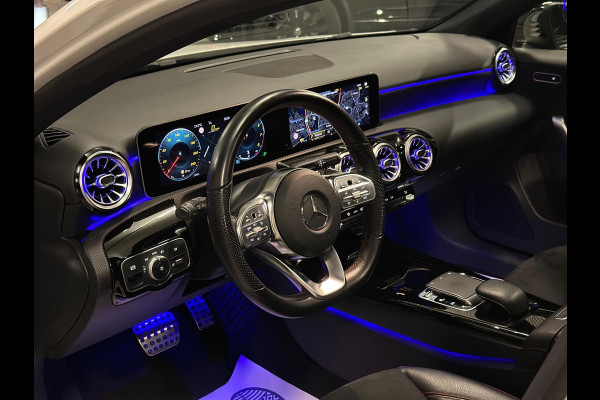 Mercedes-Benz A-Klasse 200 AMG|PANO|SFEER|CAMERA Mercedes-Benz A-Klasse 200 AMG|PANO|SFEER|CAMERA