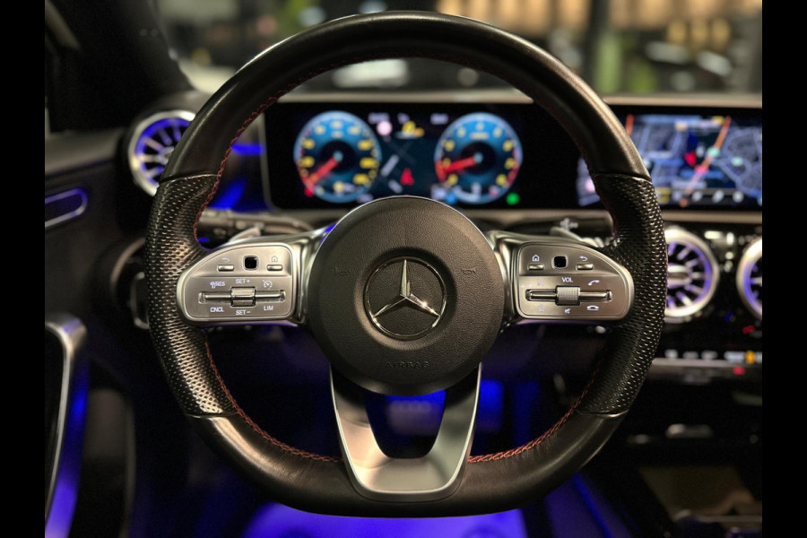 Mercedes-Benz A-Klasse 200 AMG|PANO|SFEER|CAMERA Mercedes-Benz A-Klasse 200 AMG|PANO|SFEER|CAMERA
