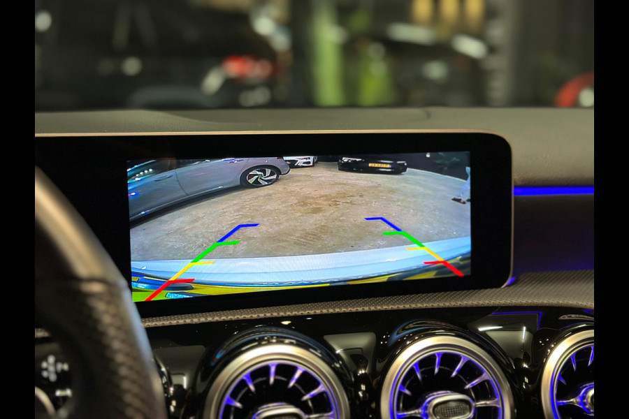 Mercedes-Benz A-Klasse 200 AMG|PANO|SFEER|CAMERA Mercedes-Benz A-Klasse 200 AMG|PANO|SFEER|CAMERA