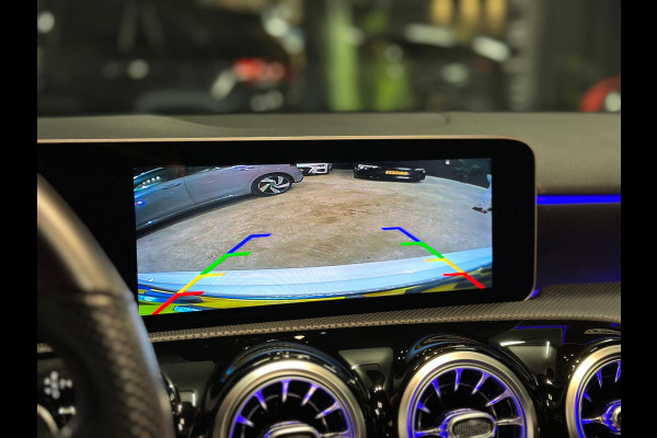 Mercedes-Benz A-Klasse 200 AMG|PANO|SFEER|CAMERA Mercedes-Benz A-Klasse 200 AMG|PANO|SFEER|CAMERA