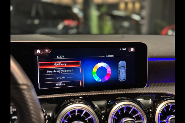 Mercedes-Benz A-Klasse 200 AMG|PANO|SFEER|CAMERA Mercedes-Benz A-Klasse 200 AMG|PANO|SFEER|CAMERA