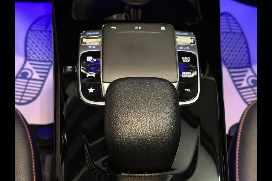 Mercedes-Benz A-Klasse 200 AMG|PANO|SFEER|CAMERA Mercedes-Benz A-Klasse 200 AMG|PANO|SFEER|CAMERA