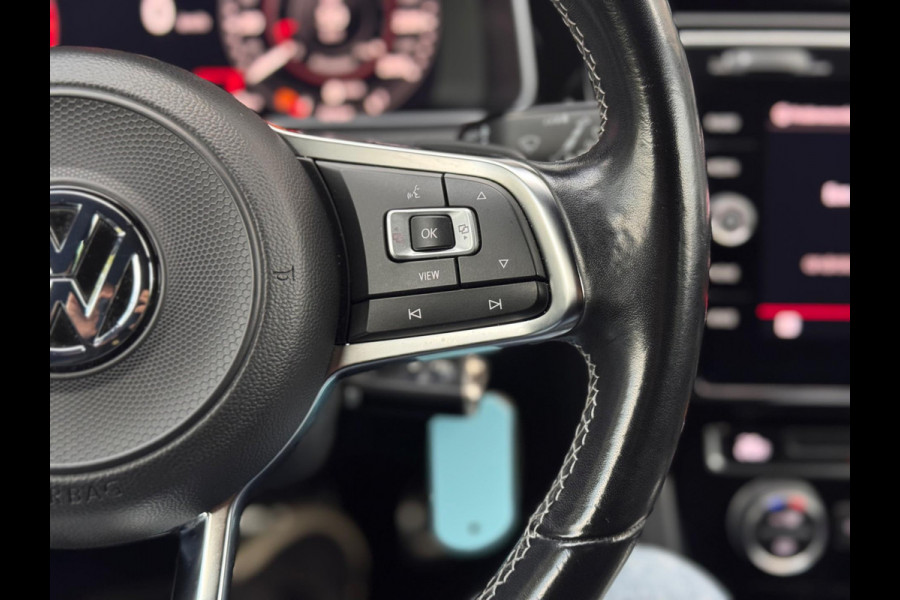 Volkswagen Golf 1.5 TSI 3xR-Line Virtual/AppleCarPlay/Xenon