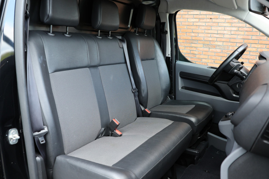 Opel Vivaro 2.0 CDTI L2H1 Innovation | ACC | Camera | Navigatie | F1 Flippers | Carplay | Lederen bekleding | Stoelverwarming | Trekhaak | Dealer onderhouden | Nieuwe APK | NAP Logisch