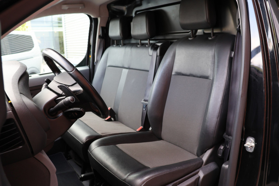 Opel Vivaro 2.0 CDTI L2H1 Innovation | ACC | Camera | Navigatie | F1 Flippers | Carplay | Lederen bekleding | Stoelverwarming | Trekhaak | Dealer onderhouden | Nieuwe APK | NAP Logisch