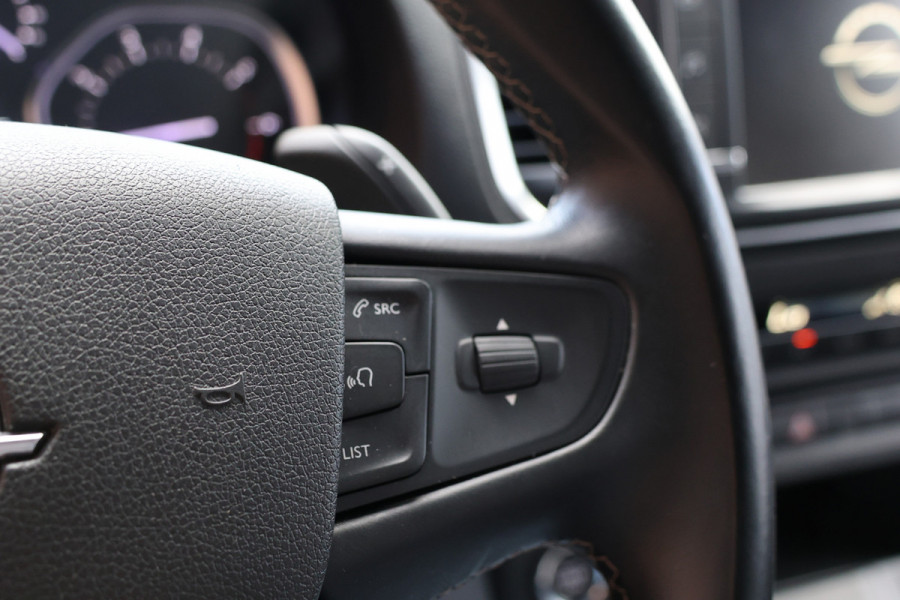 Opel Vivaro 2.0 CDTI L2H1 Innovation | ACC | Camera | Navigatie | F1 Flippers | Carplay | Lederen bekleding | Stoelverwarming | Trekhaak | Dealer onderhouden | Nieuwe APK | NAP Logisch
