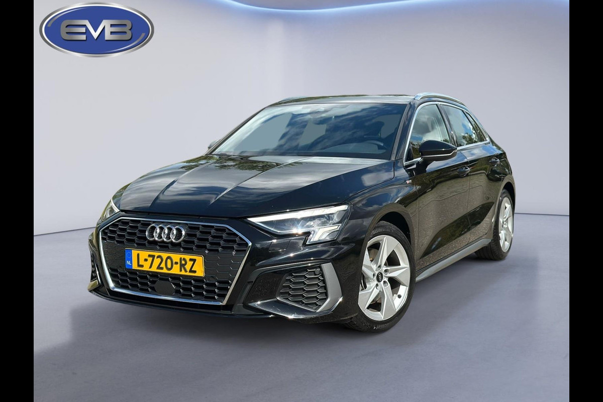 Audi A3 Sportback 30 TFSI S edition, 2 X S-LINE, 1e eigenaar, 1/2 lederen sportinterieur, NL auto met nationale auto pas Audi A3 Sportback 30 TFSI S edition, 2 X S-LINE, 1e eigenaar, 1/2 lederen sportinterieur, NL auto met nationale auto pas