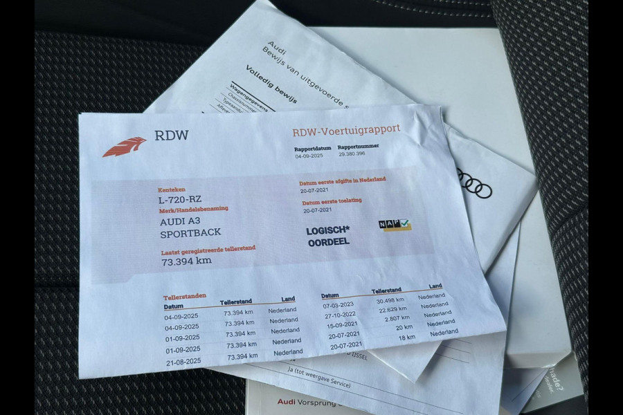 Audi A3 Sportback 30 TFSI S edition, 2 X S-LINE, 1e eigenaar, 1/2 lederen sportinterieur, NL auto met nationale auto pas Audi A3 Sportback 30 TFSI S edition, 2 X S-LINE, 1e eigenaar, 1/2 lederen sportinterieur, NL auto met nationale auto pas