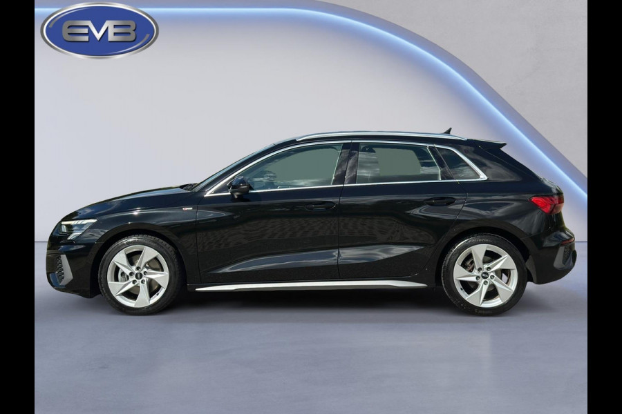 Audi A3 Sportback 30 TFSI S edition, 2 X S-LINE, 1e eigenaar, 1/2 lederen sportinterieur, NL auto met nationale auto pas Audi A3 Sportback 30 TFSI S edition, 2 X S-LINE, 1e eigenaar, 1/2 lederen sportinterieur, NL auto met nationale auto pas