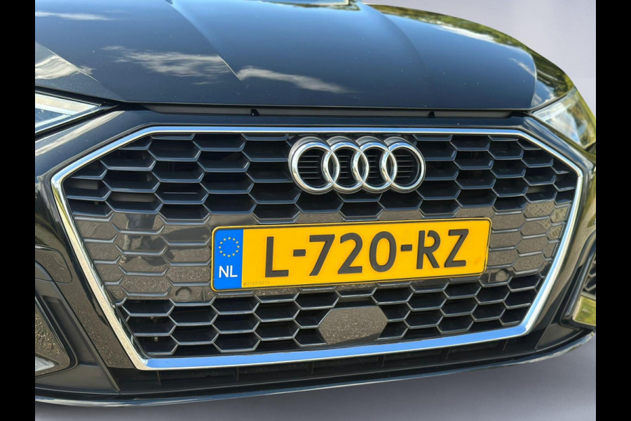 Audi A3 Sportback 30 TFSI S edition, 2 X S-LINE, 1e eigenaar, 1/2 lederen sportinterieur, NL auto met nationale auto pas Audi A3 Sportback 30 TFSI S edition, 2 X S-LINE, 1e eigenaar, 1/2 lederen sportinterieur, NL auto met nationale auto pas