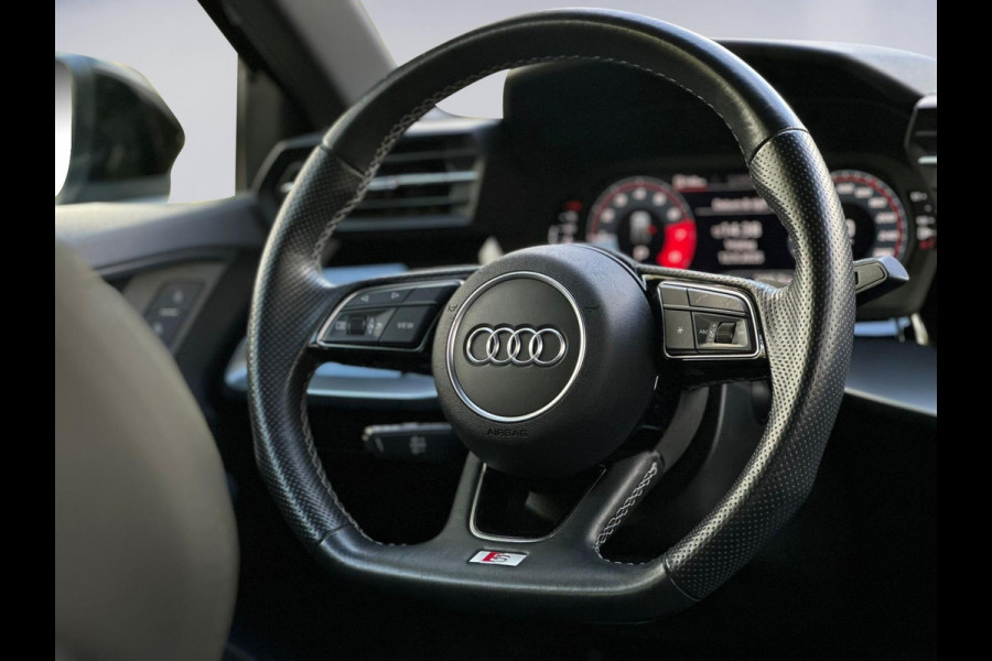 Audi A3 Sportback 30 TFSI S edition, 2 X S-LINE, 1e eigenaar, 1/2 lederen sportinterieur, NL auto met nationale auto pas Audi A3 Sportback 30 TFSI S edition, 2 X S-LINE, 1e eigenaar, 1/2 lederen sportinterieur, NL auto met nationale auto pas