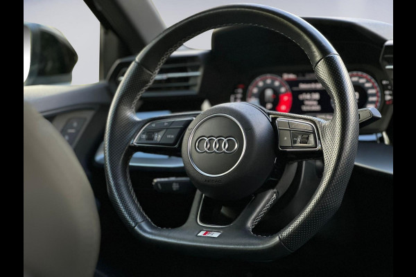 Audi A3 Sportback 30 TFSI S edition, 2 X S-LINE, 1e eigenaar, 1/2 lederen sportinterieur, NL auto met nationale auto pas Audi A3 Sportback 30 TFSI S edition, 2 X S-LINE, 1e eigenaar, 1/2 lederen sportinterieur, NL auto met nationale auto pas