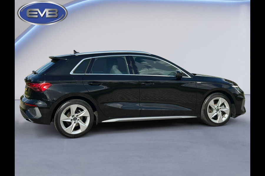 Audi A3 Sportback 30 TFSI S edition, 2 X S-LINE, 1e eigenaar, 1/2 lederen sportinterieur, NL auto met nationale auto pas Audi A3 Sportback 30 TFSI S edition, 2 X S-LINE, 1e eigenaar, 1/2 lederen sportinterieur, NL auto met nationale auto pas