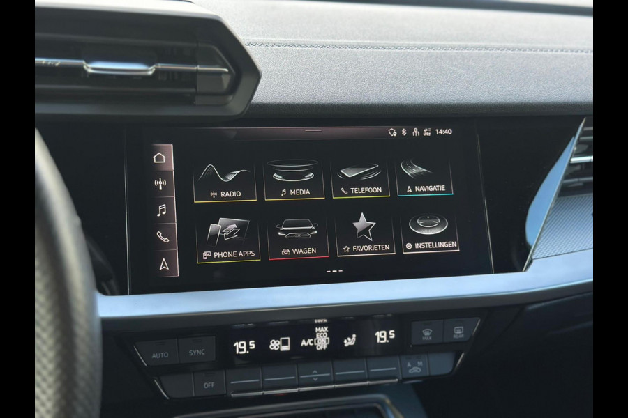 Audi A3 Sportback 30 TFSI S edition, 2 X S-LINE, 1e eigenaar, 1/2 lederen sportinterieur, NL auto met nationale auto pas Audi A3 Sportback 30 TFSI S edition, 2 X S-LINE, 1e eigenaar, 1/2 lederen sportinterieur, NL auto met nationale auto pas