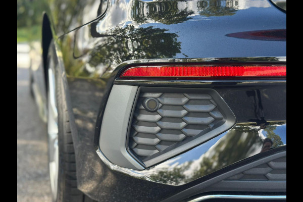 Audi A3 Sportback 30 TFSI S edition, 2 X S-LINE, 1e eigenaar, 1/2 lederen sportinterieur, NL auto met nationale auto pas Audi A3 Sportback 30 TFSI S edition, 2 X S-LINE, 1e eigenaar, 1/2 lederen sportinterieur, NL auto met nationale auto pas