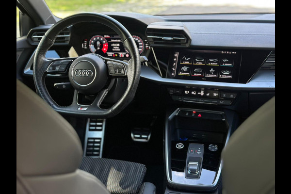 Audi A3 Sportback 30 TFSI S edition, 2 X S-LINE, 1e eigenaar, 1/2 lederen sportinterieur, NL auto met nationale auto pas Audi A3 Sportback 30 TFSI S edition, 2 X S-LINE, 1e eigenaar, 1/2 lederen sportinterieur, NL auto met nationale auto pas