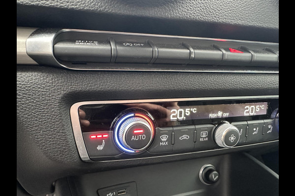 Audi A3 Sportback 30 TFSI S-Tronic 3xS-Line Sport S Line Edition VirtualDash|CarPlay|Stoelverwarming Audi A3 Sportback 30 TFSI S-Tronic 3xS-Line Sport S Line Edition VirtualDash|CarPlay|Stoelverwarming