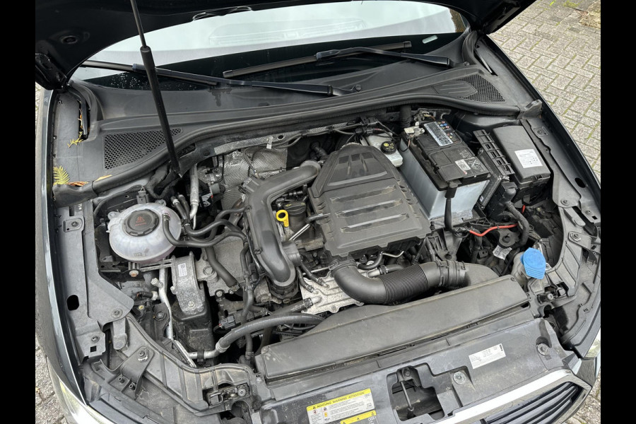 Audi A3 Sportback 30 TFSI S-Tronic 3xS-Line Sport S Line Edition VirtualDash|CarPlay|Stoelverwarming Audi A3 Sportback 30 TFSI S-Tronic 3xS-Line Sport S Line Edition VirtualDash|CarPlay|Stoelverwarming