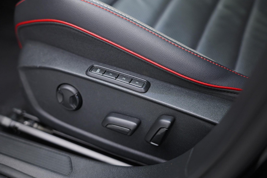 Volkswagen Golf 2.0 TSI GTI |45|PPF|Pano|Akra|Memory|Dodehoek|