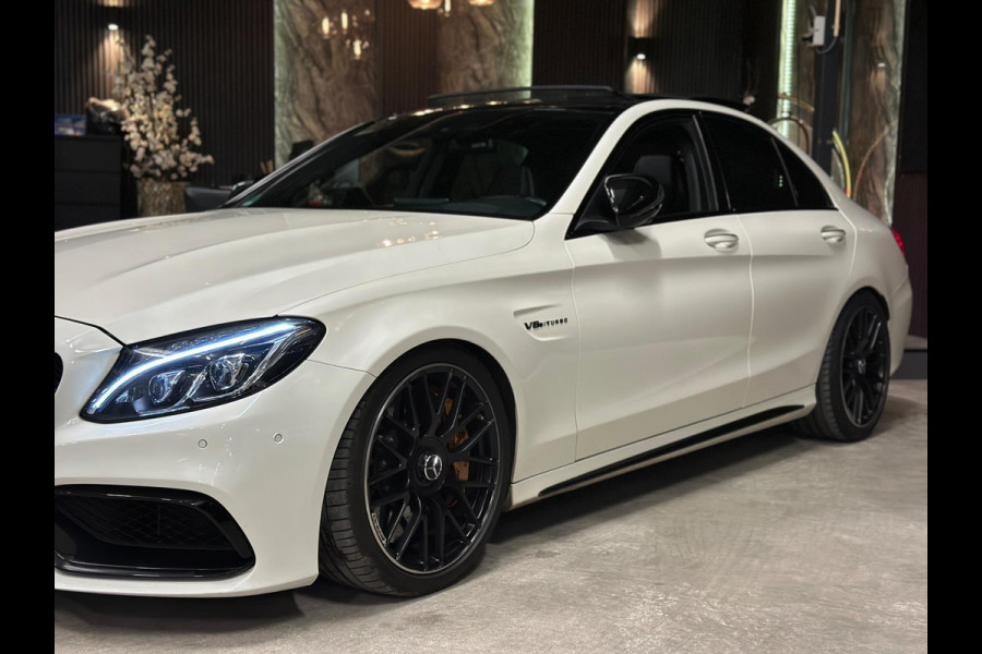 Mercedes-Benz C-Klasse AMG 63 S|PANO|KUIP|KERAMIC|FULL OPTION|Dealer ond. Mercedes-Benz C-Klasse AMG 63 S|PANO|KUIP|KERAMIC|FULL OPTION|Dealer ond.