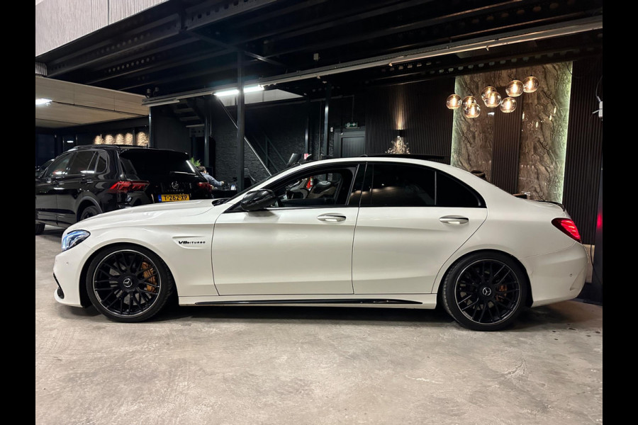 Mercedes-Benz C-Klasse AMG 63 S|PANO|KUIP|KERAMIC|FULL OPTION|Dealer ond. Mercedes-Benz C-Klasse AMG 63 S|PANO|KUIP|KERAMIC|FULL OPTION|Dealer ond.