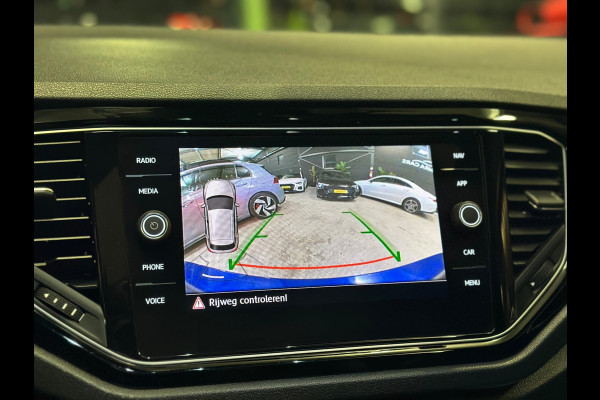 Volkswagen T-Roc 2.0 TSI 4Motion R|PANO|AKRA|FULL OPTIONS Volkswagen T-Roc 2.0 TSI 4Motion R|PANO|AKRA|FULL OPTIONS