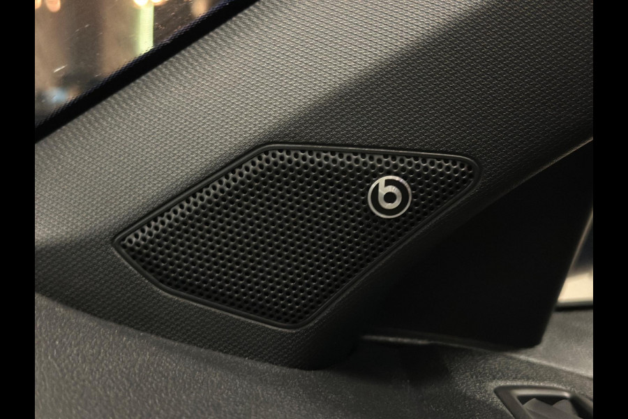 Volkswagen T-Roc 2.0 TSI 4Motion R|PANO|AKRA|FULL OPTIONS Volkswagen T-Roc 2.0 TSI 4Motion R|PANO|AKRA|FULL OPTIONS