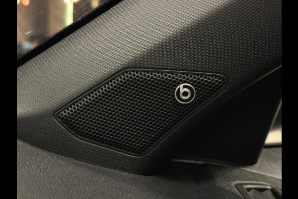 Volkswagen T-Roc 2.0 TSI 4Motion R|PANO|AKRA|FULL OPTIONS Volkswagen T-Roc 2.0 TSI 4Motion R|PANO|AKRA|FULL OPTIONS