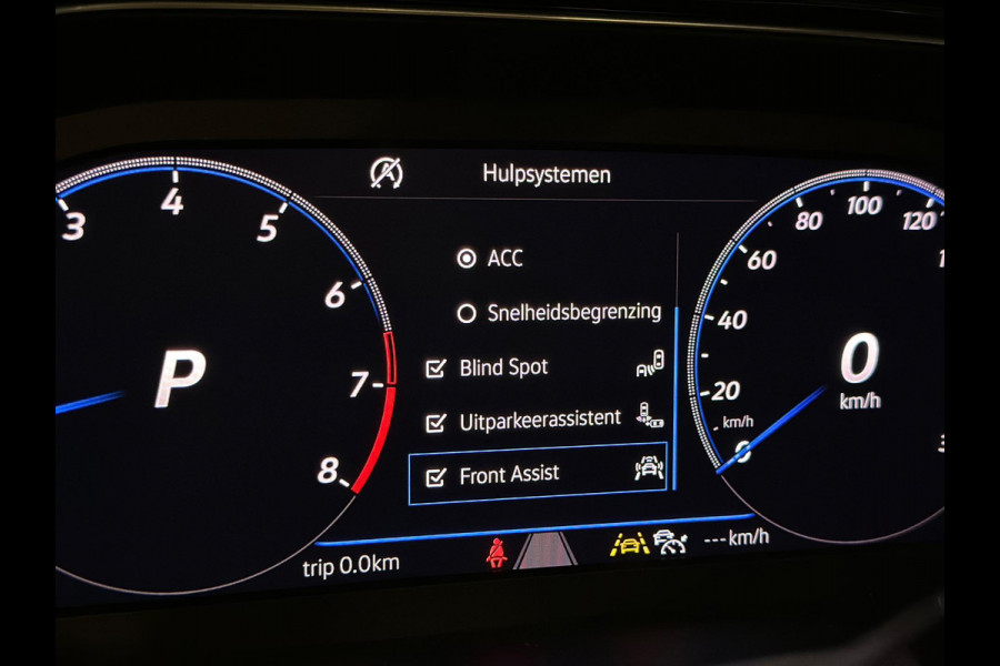 Volkswagen T-Roc 2.0 TSI 4Motion R|PANO|AKRA|FULL OPTIONS Volkswagen T-Roc 2.0 TSI 4Motion R|PANO|AKRA|FULL OPTIONS