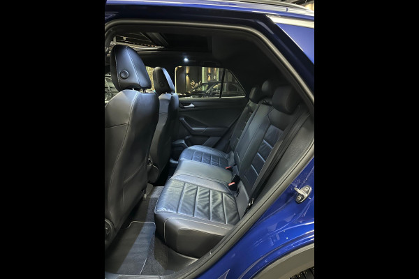 Volkswagen T-Roc 2.0 TSI 4Motion R|PANO|AKRA|FULL OPTIONS Volkswagen T-Roc 2.0 TSI 4Motion R|PANO|AKRA|FULL OPTIONS