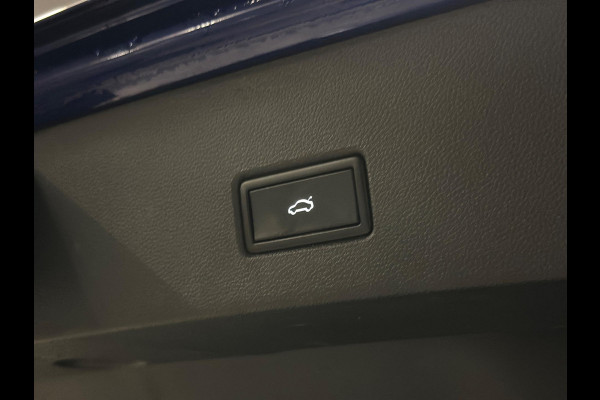 Volkswagen T-Roc 2.0 TSI 4Motion R|PANO|AKRA|FULL OPTIONS Volkswagen T-Roc 2.0 TSI 4Motion R|PANO|AKRA|FULL OPTIONS