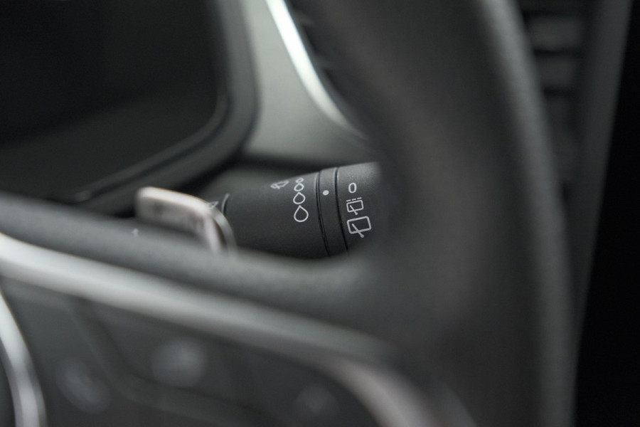 Renault Captur Mild Hybrid 160 EDC Techno | Pack Winter | Camera | Adaptieve Cruise Control | Apple Carplay Renault Captur Mild Hybrid 160 EDC Techno | Pack Winter | Camera | Adaptieve Cruise Control | Apple Carplay