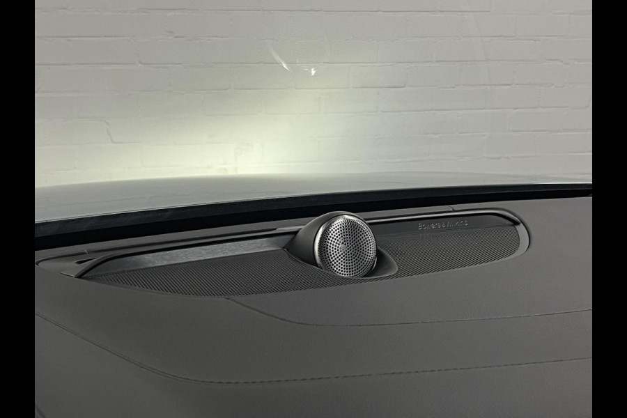 Volvo S60 2.0 Recharge T8 Ultimate Dark Massage | Open dak | Bowers & Wilkins | Adapt. Cruise | Head-up | 360 graden camera Volvo S60 2.0 Recharge T8 Ultimate Dark Massage | Open dak | Bowers & Wilkins | Adapt. Cruise | Head-up | 360 graden camera