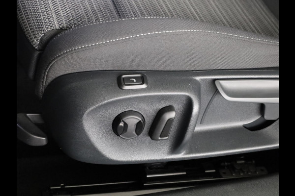 Škoda Superb Combi 1.5 TSI PHEV Business Edition 204 PK PHEV | Verlengde garantie | Panorama dak | Trekhaak | 18" Lm velgen |