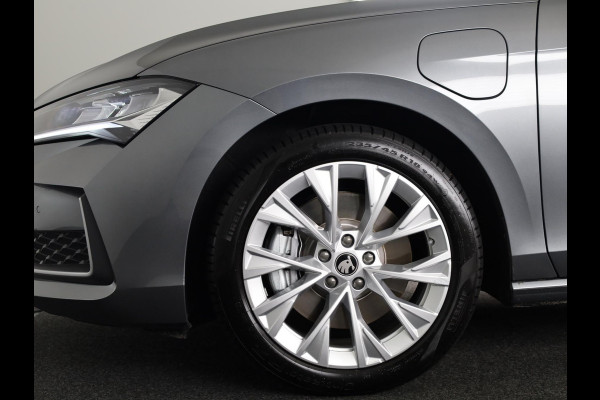 Škoda Superb Combi 1.5 TSI PHEV Business Edition 204 PK PHEV | Verlengde garantie | Panorama dak | Trekhaak | 18" Lm velgen |