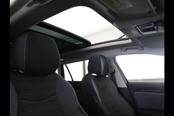 Škoda Superb Combi 1.5 TSI PHEV Business Edition 204 PK PHEV | Verlengde garantie | Panorama dak | Trekhaak | 18" Lm velgen |