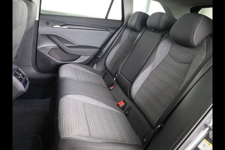 Škoda Superb Combi 1.5 TSI PHEV Business Edition 204 PK PHEV | Verlengde garantie | Panorama dak | Trekhaak | 18" Lm velgen |