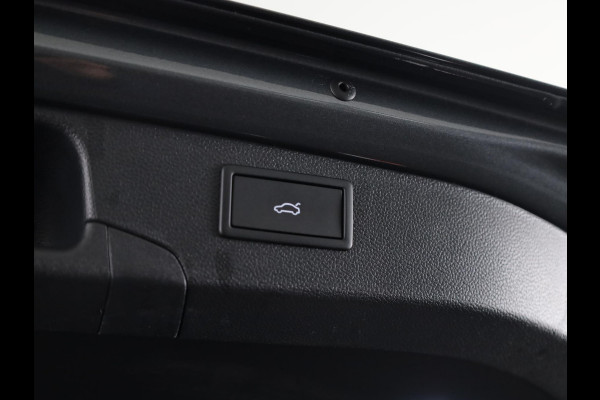 Škoda Superb Combi 1.5 TSI PHEV Business Edition 204 PK PHEV | Verlengde garantie | Panorama dak | Trekhaak | 18" Lm velgen |