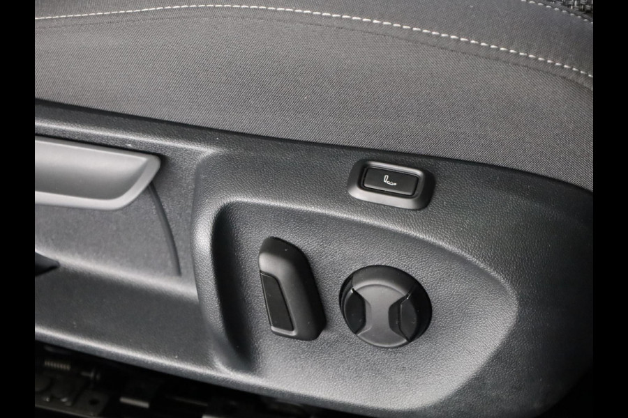 Škoda Superb Combi 1.5 TSI PHEV Business Edition 204 PK PHEV | Verlengde garantie | Panorama dak | Trekhaak | 18" Lm velgen |