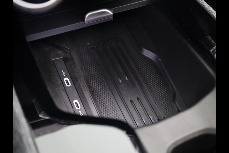 Škoda Superb Combi 1.5 TSI PHEV Business Edition 204 PK PHEV | Verlengde garantie | Panorama dak | Trekhaak | 18" Lm velgen |