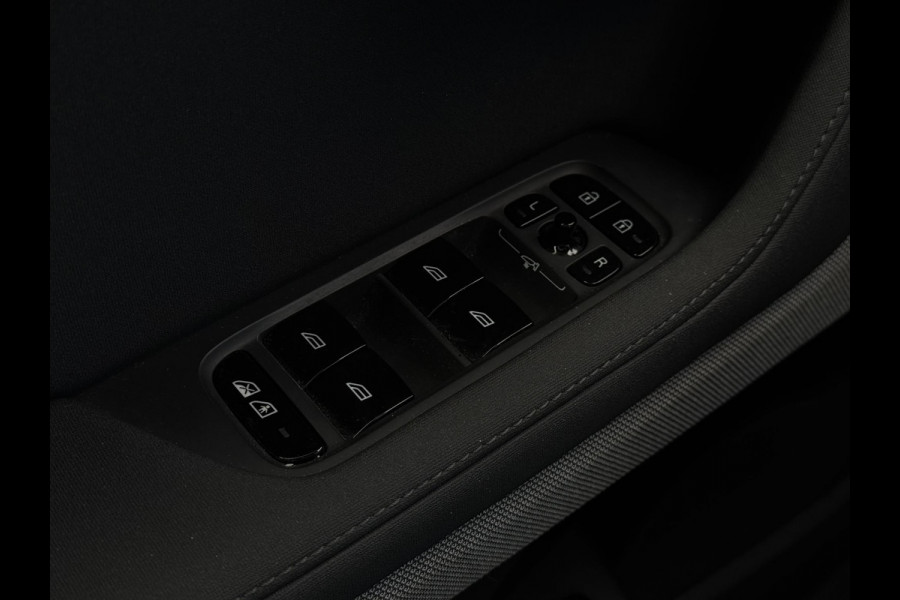 Polestar 2 Long Range Dual Motor AWD | Trekhaak | Panorama | 360 Camera | Harman Kardon | Polestar 2 Long Range Dual Motor AWD | Trekhaak | Panorama | 360 Camera | Harman Kardon |