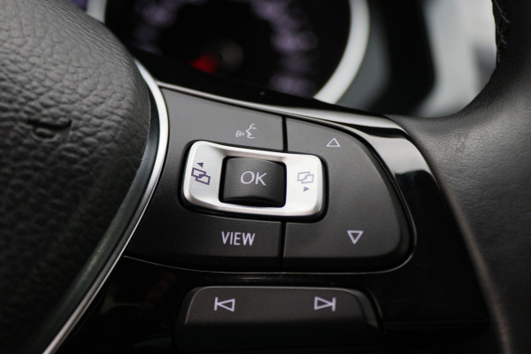 Volkswagen Tiguan Allspace 1.5 TSI DSG Comfortline 7p. Climate, ACC, Camera, Apple Carplay, PDC, Trekhaak, 18'' Volkswagen Tiguan Allspace 1.5 TSI DSG Comfortline 7p. Climate, ACC, Camera, Apple Carplay, PDC, Trekhaak, 18''