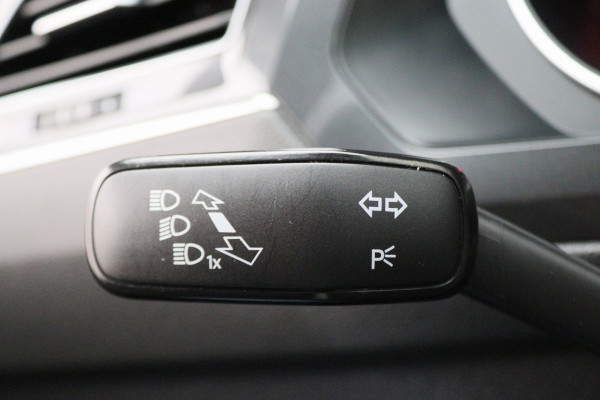 Volkswagen Tiguan Allspace 1.5 TSI DSG Comfortline 7p. Climate, ACC, Camera, Apple Carplay, PDC, Trekhaak, 18'' Volkswagen Tiguan Allspace 1.5 TSI DSG Comfortline 7p. Climate, ACC, Camera, Apple Carplay, PDC, Trekhaak, 18''