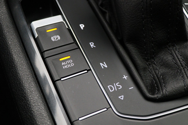 Volkswagen Tiguan Allspace 1.5 TSI DSG Comfortline 7p. Climate, ACC, Camera, Apple Carplay, PDC, Trekhaak, 18'' Volkswagen Tiguan Allspace 1.5 TSI DSG Comfortline 7p. Climate, ACC, Camera, Apple Carplay, PDC, Trekhaak, 18''