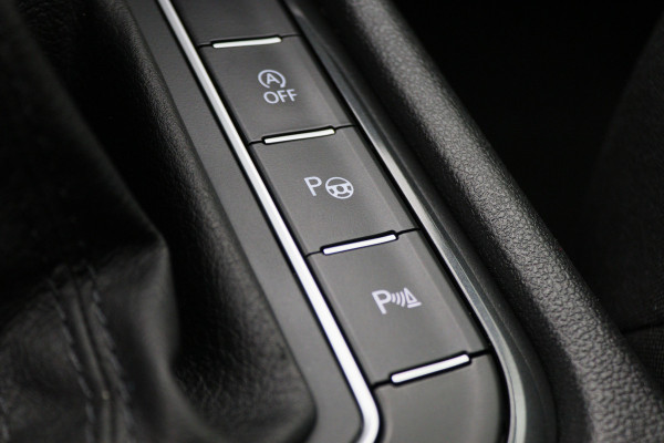 Volkswagen Tiguan Allspace 1.5 TSI DSG Comfortline 7p. Climate, ACC, Camera, Apple Carplay, PDC, Trekhaak, 18'' Volkswagen Tiguan Allspace 1.5 TSI DSG Comfortline 7p. Climate, ACC, Camera, Apple Carplay, PDC, Trekhaak, 18''