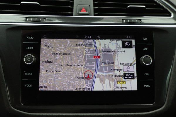 Volkswagen Tiguan Allspace 1.5 TSI DSG Comfortline 7p. Climate, ACC, Camera, Apple Carplay, PDC, Trekhaak, 18'' Volkswagen Tiguan Allspace 1.5 TSI DSG Comfortline 7p. Climate, ACC, Camera, Apple Carplay, PDC, Trekhaak, 18''