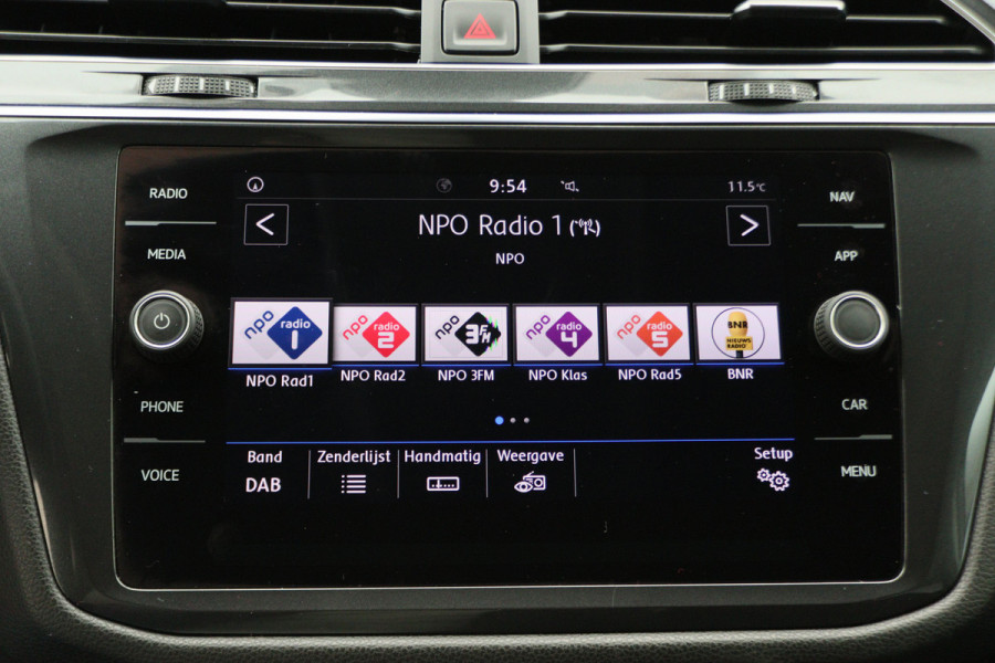 Volkswagen Tiguan Allspace 1.5 TSI DSG Comfortline 7p. Climate, ACC, Camera, Apple Carplay, PDC, Trekhaak, 18'' Volkswagen Tiguan Allspace 1.5 TSI DSG Comfortline 7p. Climate, ACC, Camera, Apple Carplay, PDC, Trekhaak, 18''